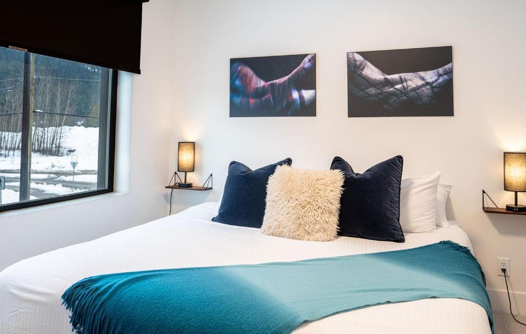 Revel In The Stoke By Revelstoke Vacations Apartment Exterior photo